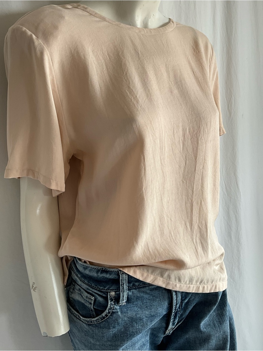 Women's Short-Sleeve Silk Tee in Pale Blush Relaxed Fit M Easy Care Minimalist